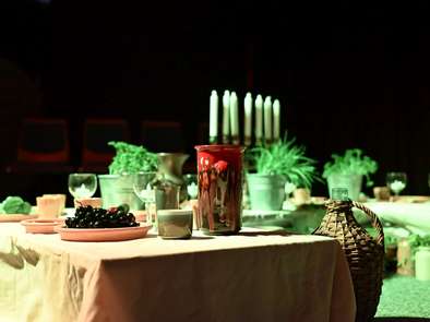 Jesus feiert mit seinen Jüngern das Passamahl